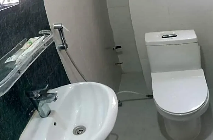 Hostel Down To Earth