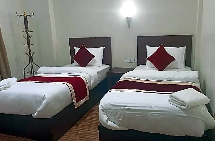 Hostel Down To Earth *