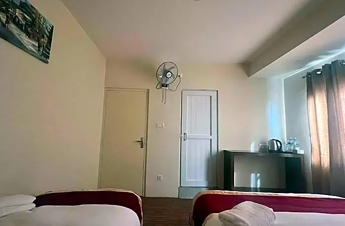 Down To Earth Hostel
